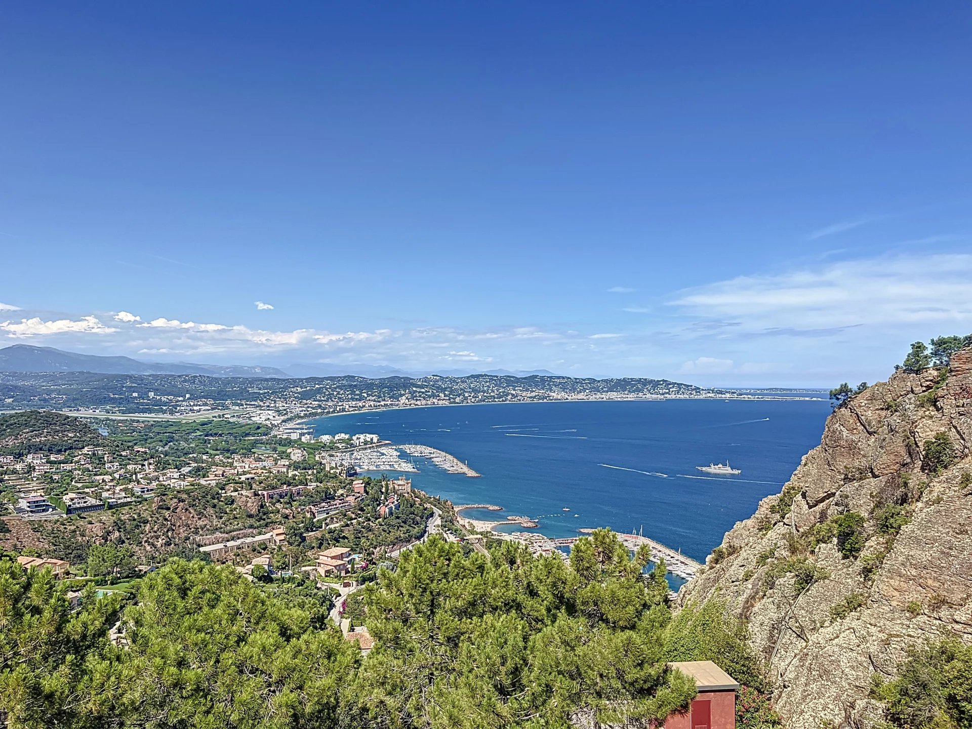 Théoule-sur-Mer, Provence-Alpes-Côte d?Azur, 06590, FR, 4 Bedrooms Bedrooms, ,3 BathroomsBathrooms,Residential,For Sale,1669278