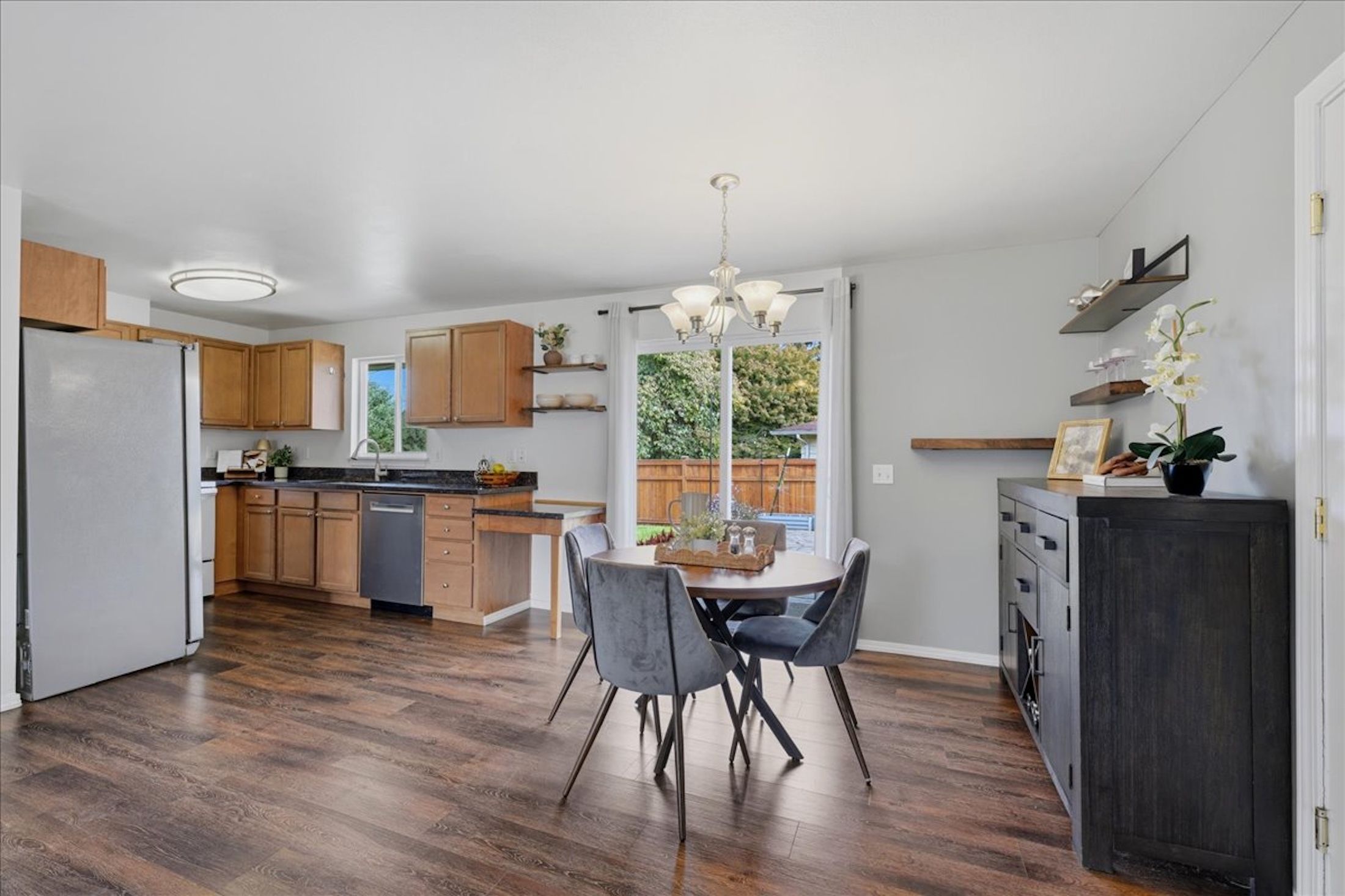  20807 3rd Avenue West, Lynnwood, WA 98036 - 物件實景