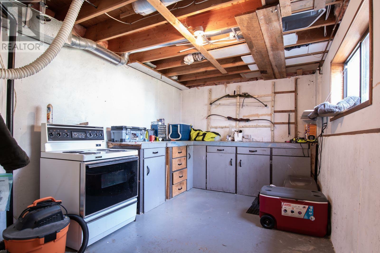 SPALLUMCHEEN, British Columbia, V4Y 0S8, CA, 6 Bedrooms Bedrooms, ,2 BathroomsBathrooms,Residential,For Sale,1838757