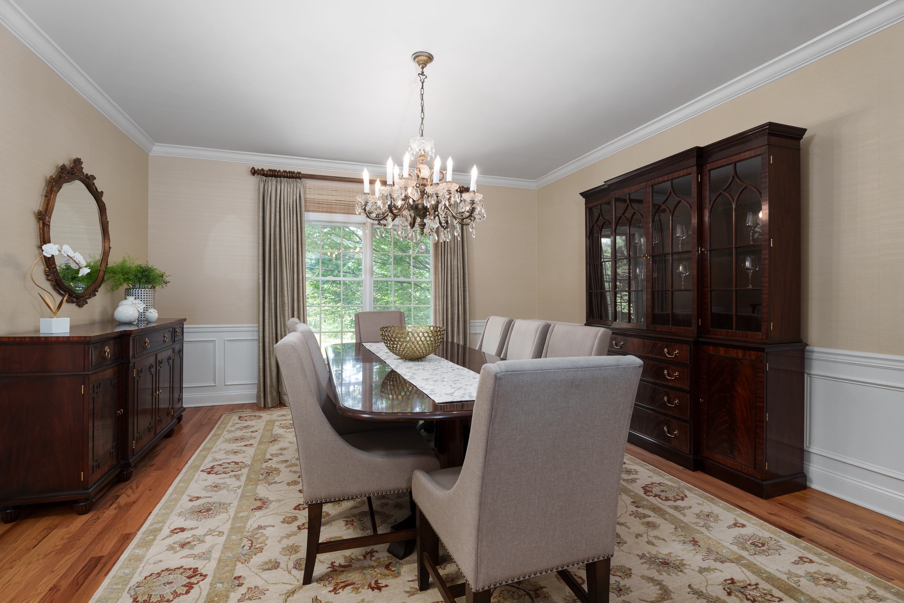  Generously Scaled Rooms Warmed by Timeless Detailing - 物件實景