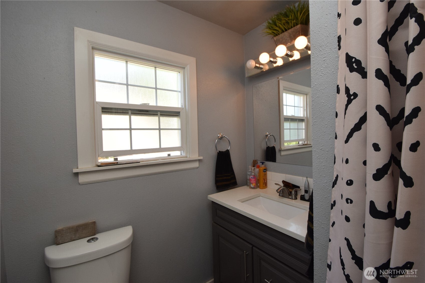 Tacoma, Washington, 98445, United States, 4 Bedrooms Bedrooms, ,1 BathroomBathrooms,Residential,For Sale,1898437