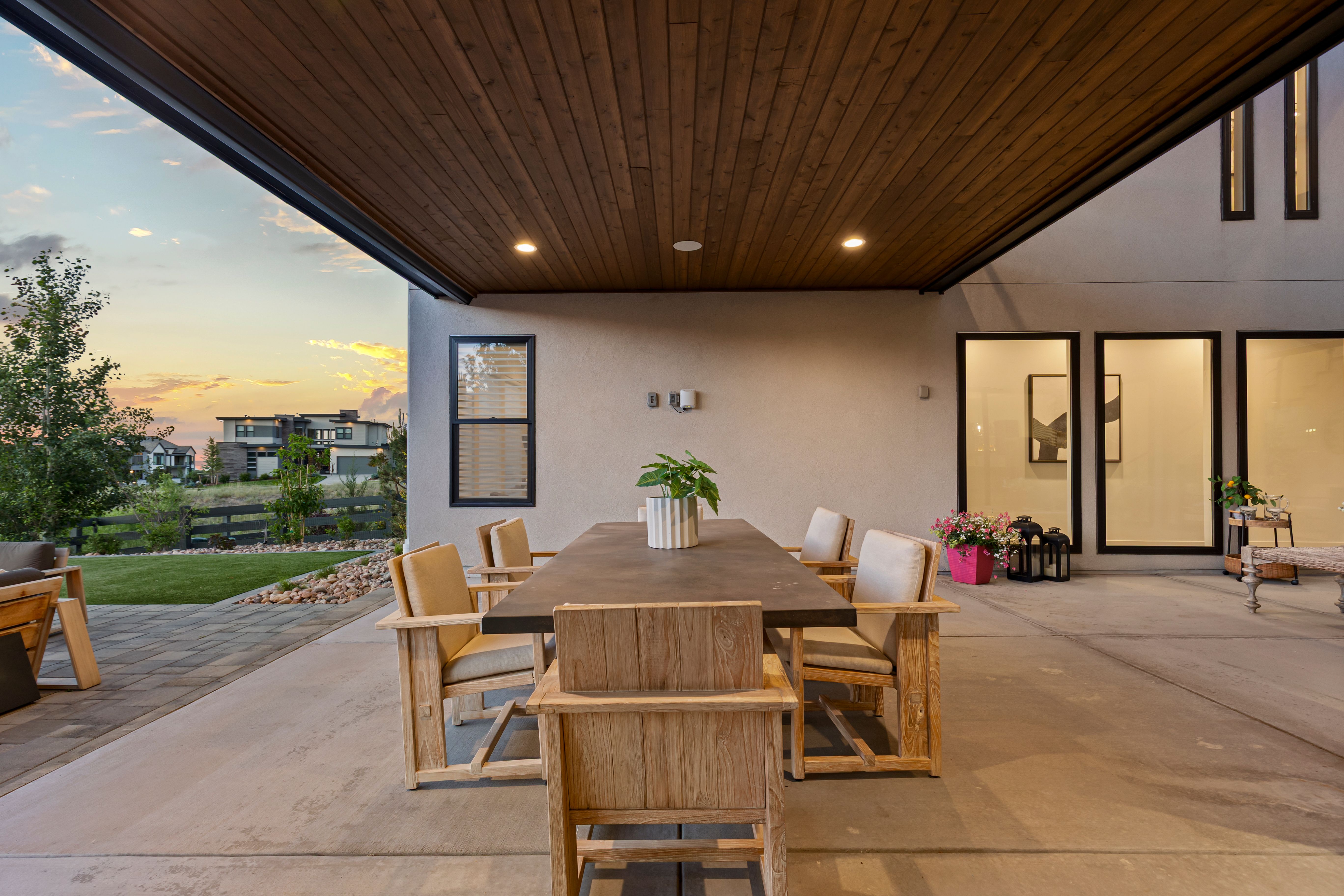  Exceptional Ranch-Style - 物件實景