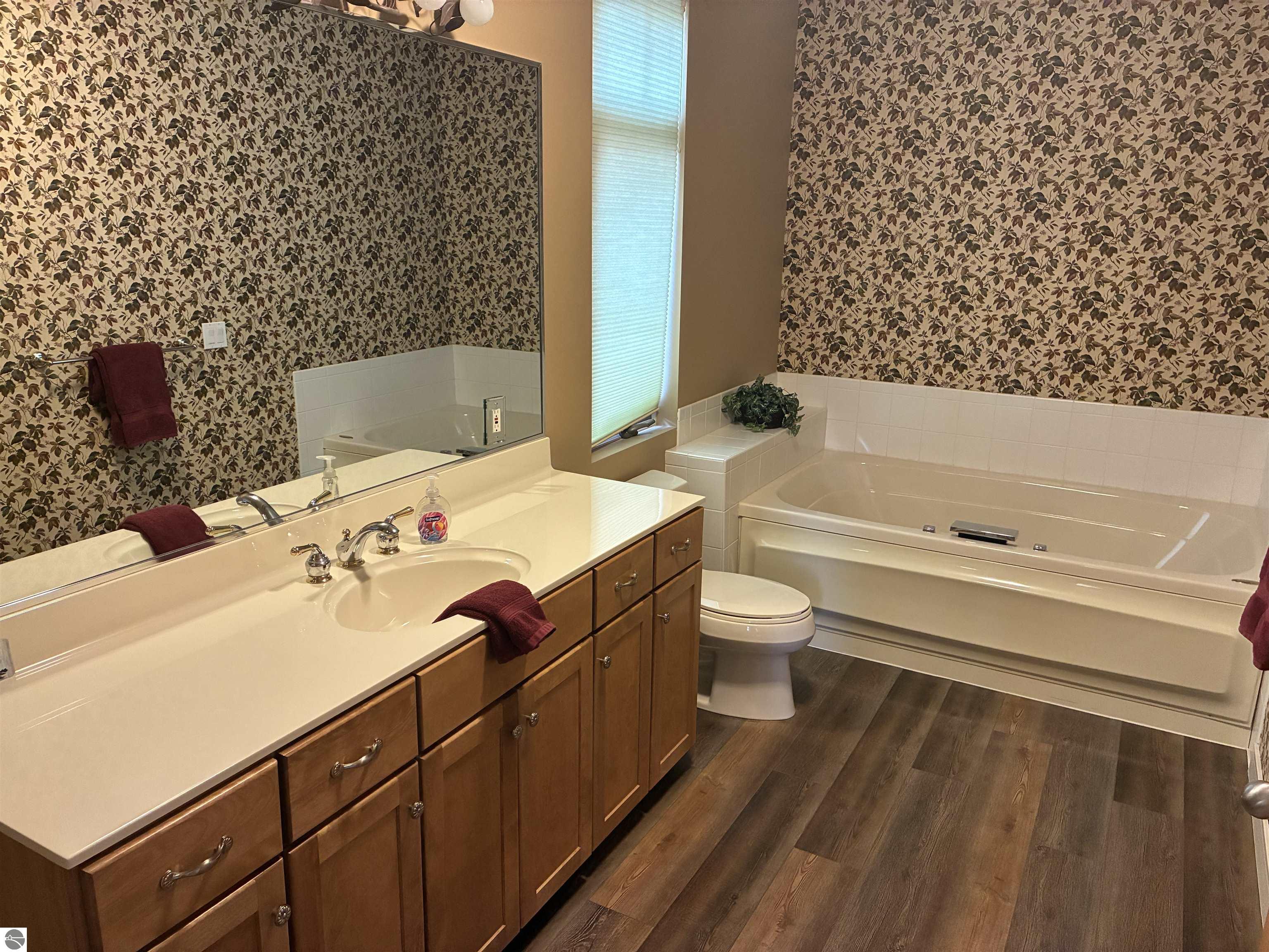 Bellaire, Michigan, 49615, United States, 3 Bedrooms Bedrooms, ,2 BathroomsBathrooms,Residential,For Sale,1986497