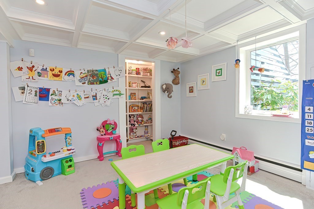 Dedham, Massachusetts, 02026, United States, 3 Bedrooms Bedrooms, ,2 BathroomsBathrooms,Residential,For Sale,1945023