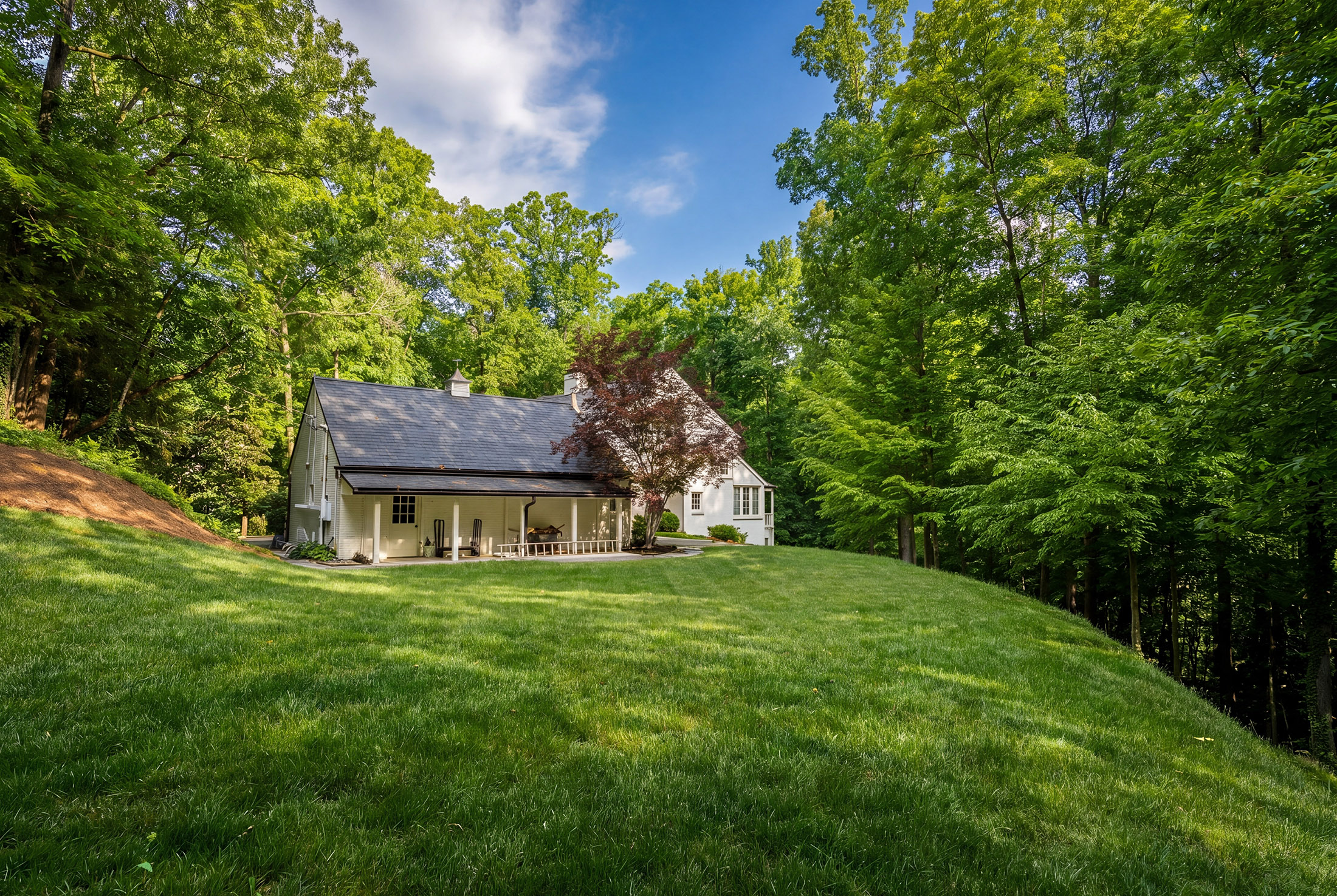  Timeless Architecture and Modern Livability Converge in Tuxedo Park Home - 物件實景
