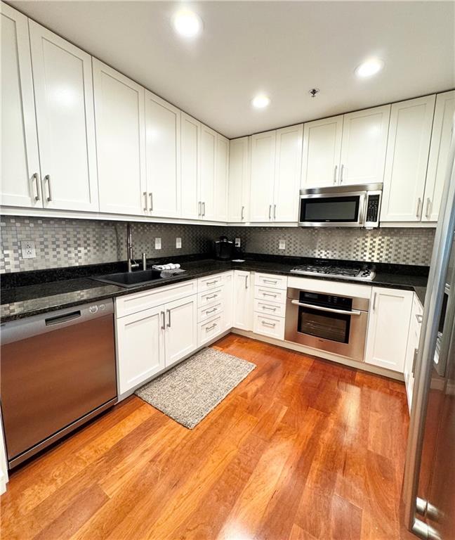 Providence, Rhode Island, 02903, United States, 2 Bedrooms Bedrooms, ,1 BathroomBathrooms,Residential,For Sale,2005779