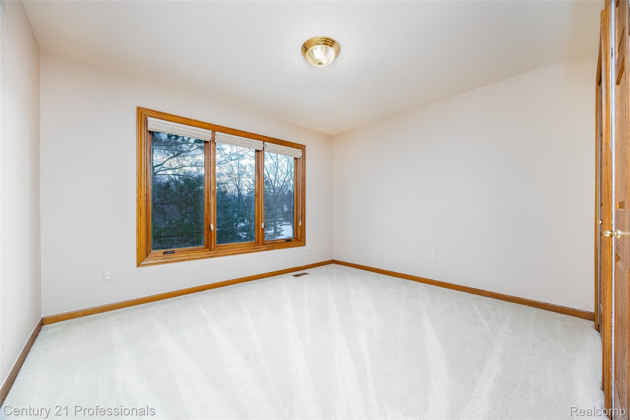 Rochester, Michigan, 48306, United States, 4 Bedrooms Bedrooms, ,3 BathroomsBathrooms,Residential,For Sale,1943231