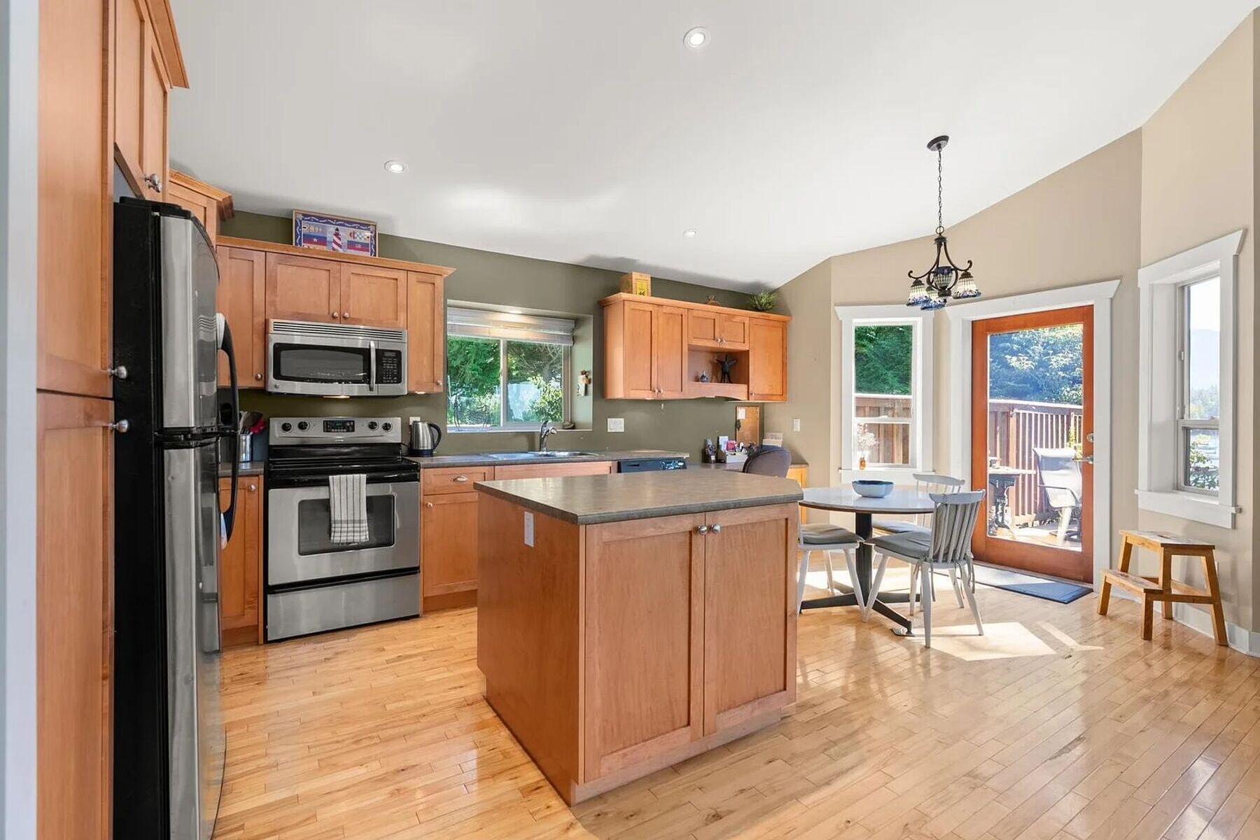  Madeira Park, Sunshine Coast - 物件實景