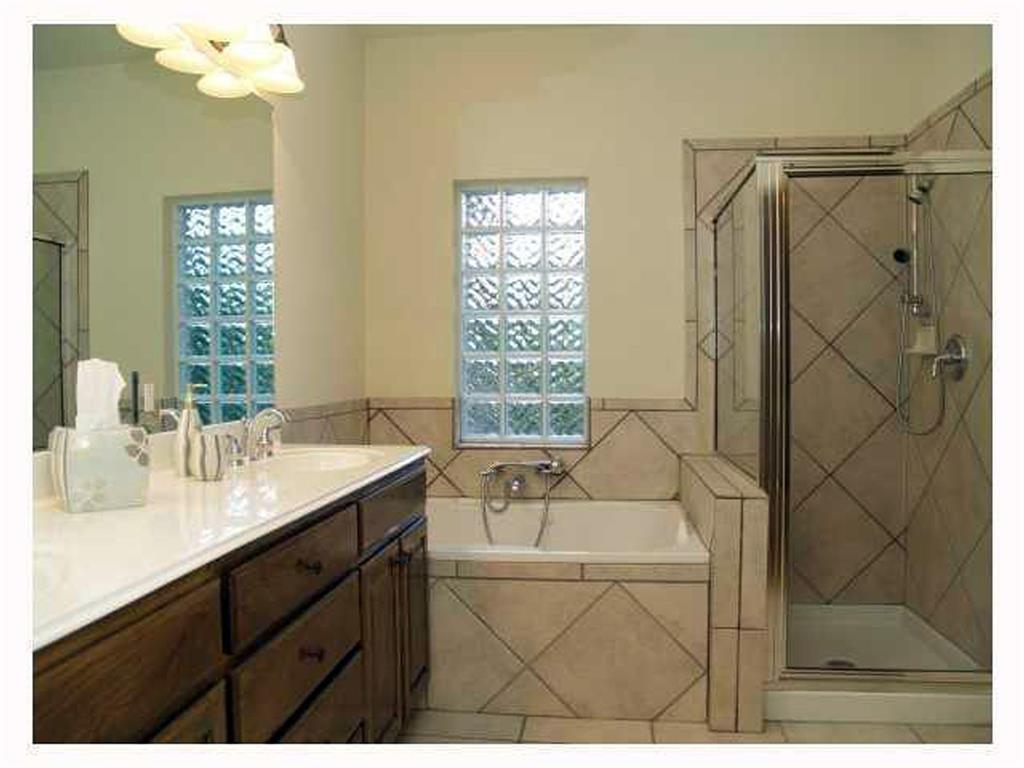 3806 Bailey Ln Unit G-1, Austin, Texas, 78756, United States, 2 Bedrooms Bedrooms, ,3 BathroomsBathrooms,Residential,For Sale,3806 Bailey Ln Unit G-1,1619925