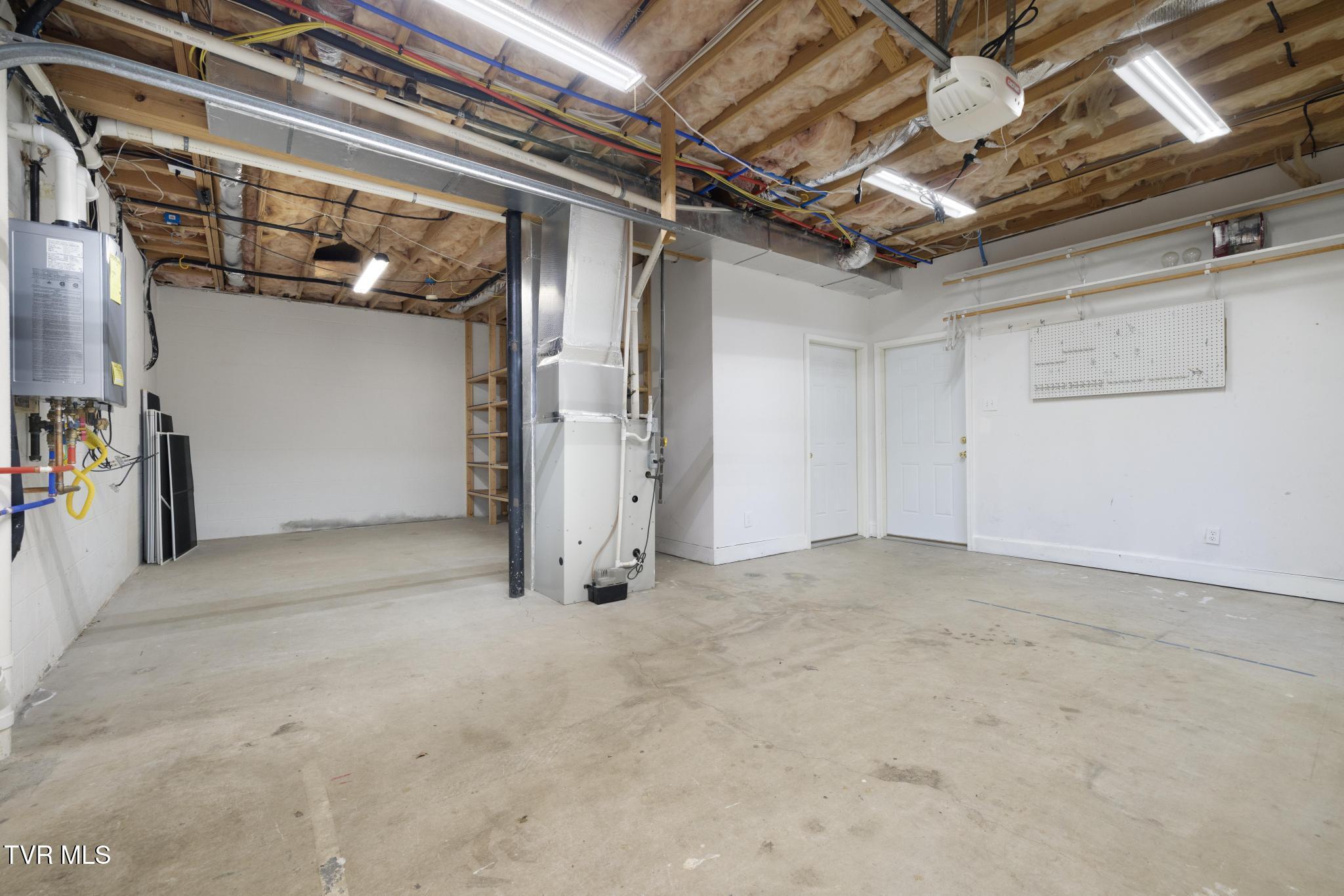 Gray, Tennessee, 37615, United States, 5 Bedrooms Bedrooms, ,4 BathroomsBathrooms,Residential,For Sale,1978234