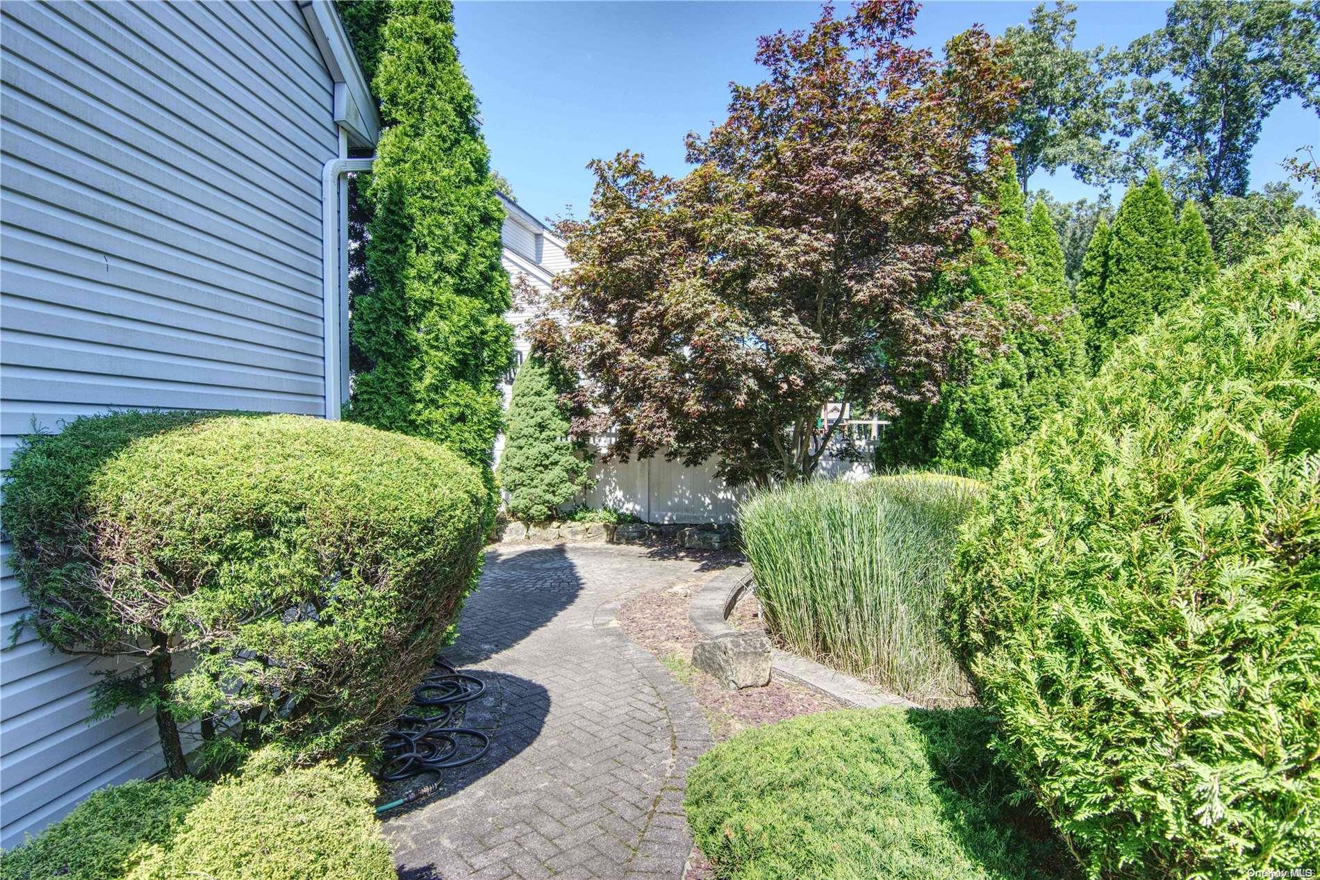 Smithtown, New York, 11787, United States, 4 Bedrooms Bedrooms, ,3 BathroomsBathrooms,Residential,For Sale,1728654