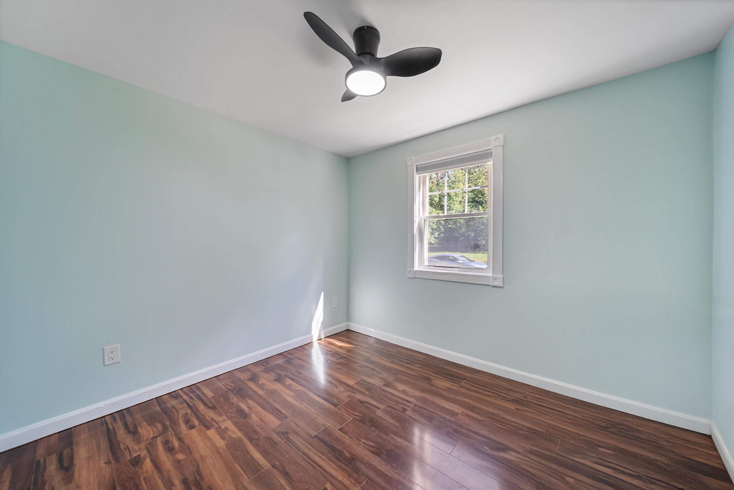 Derry, New Hampshire, 03038, United States, 3 Bedrooms Bedrooms, ,1 BathroomBathrooms,Residential,For Sale,1938906