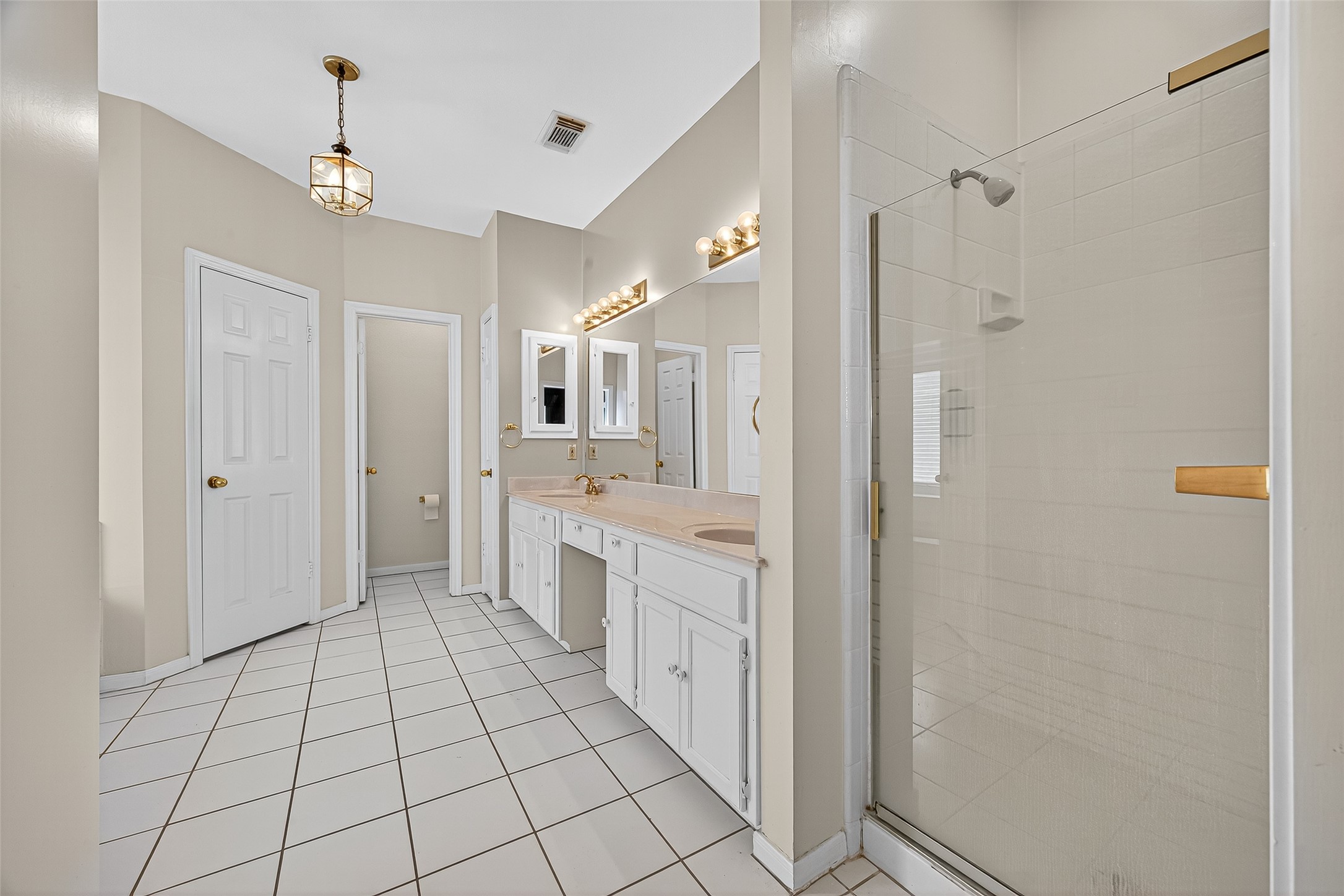 Sugar Land, Texas, 77478, United States, 5 Bedrooms Bedrooms, ,4 BathroomsBathrooms,Residential,For Sale,1971376