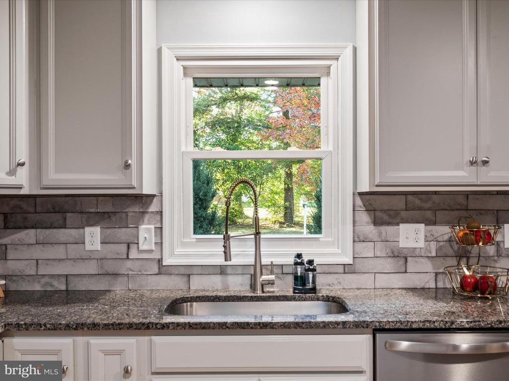 Winchester, Virginia, 22601, United States, 3 Bedrooms Bedrooms, ,3 BathroomsBathrooms,Residential,For Sale,1978922