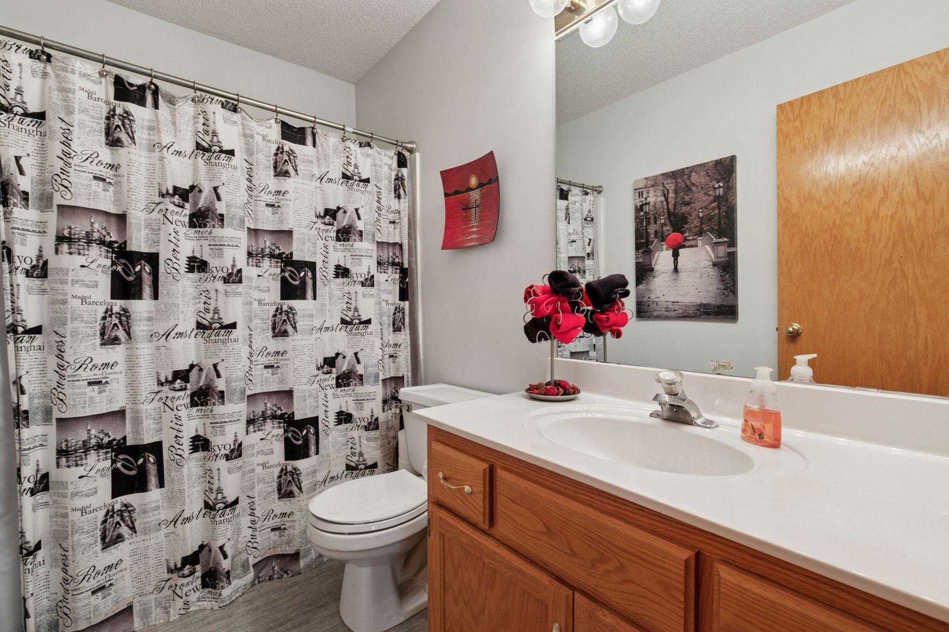 Lakeville, Minnesota, 55044, United States, 4 Bedrooms Bedrooms, ,1 BathroomBathrooms,Residential,For Sale,1867089