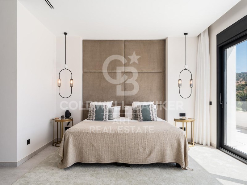 Marbella, Andalusia, ES, 5 Bedrooms Bedrooms, ,6 BathroomsBathrooms,Residential,For Sale,1885569