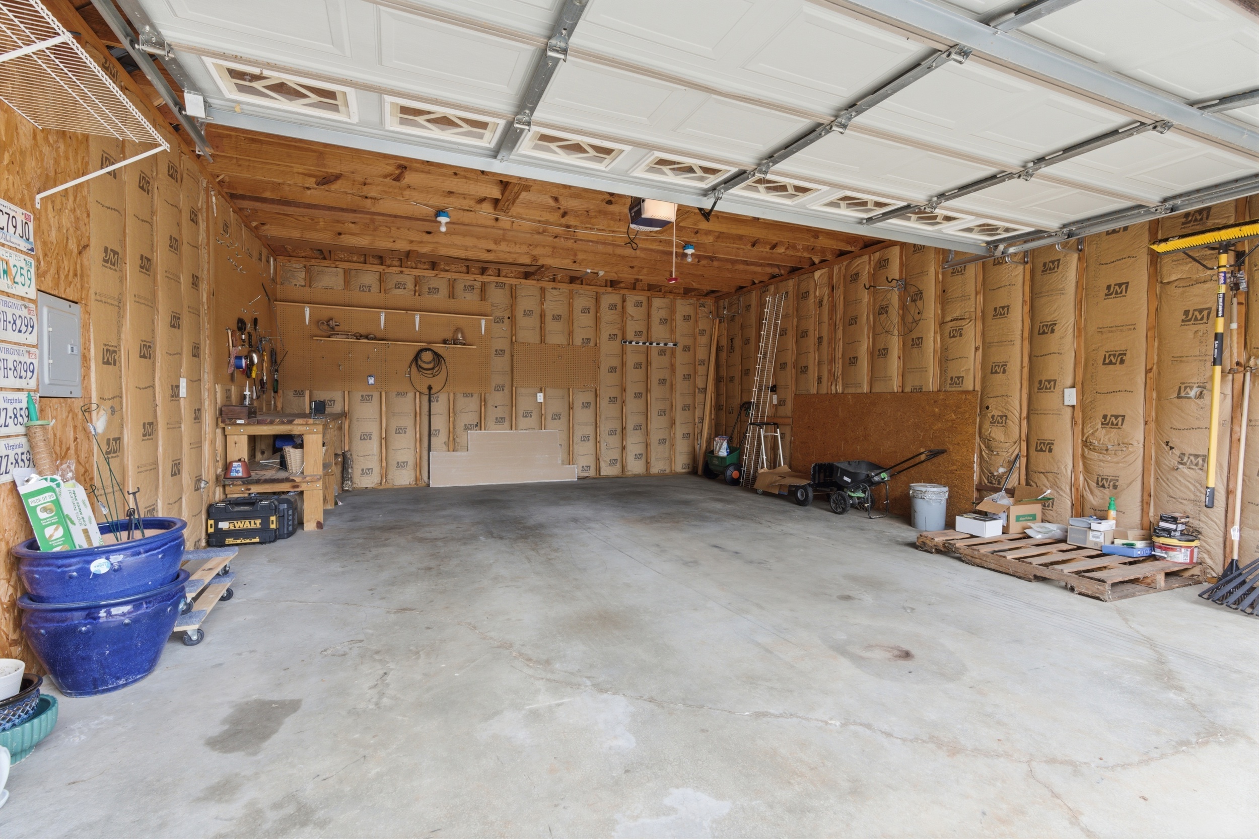  211 Ash Drive - 物件實景