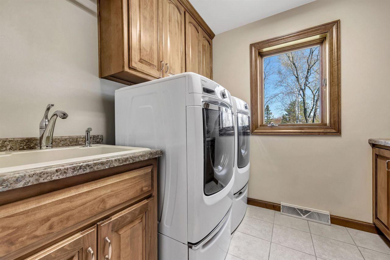 GREEN BAY, Wisconsin, 54313, United States, 4 Bedrooms Bedrooms, ,3 BathroomsBathrooms,Residential,For Sale,1818283