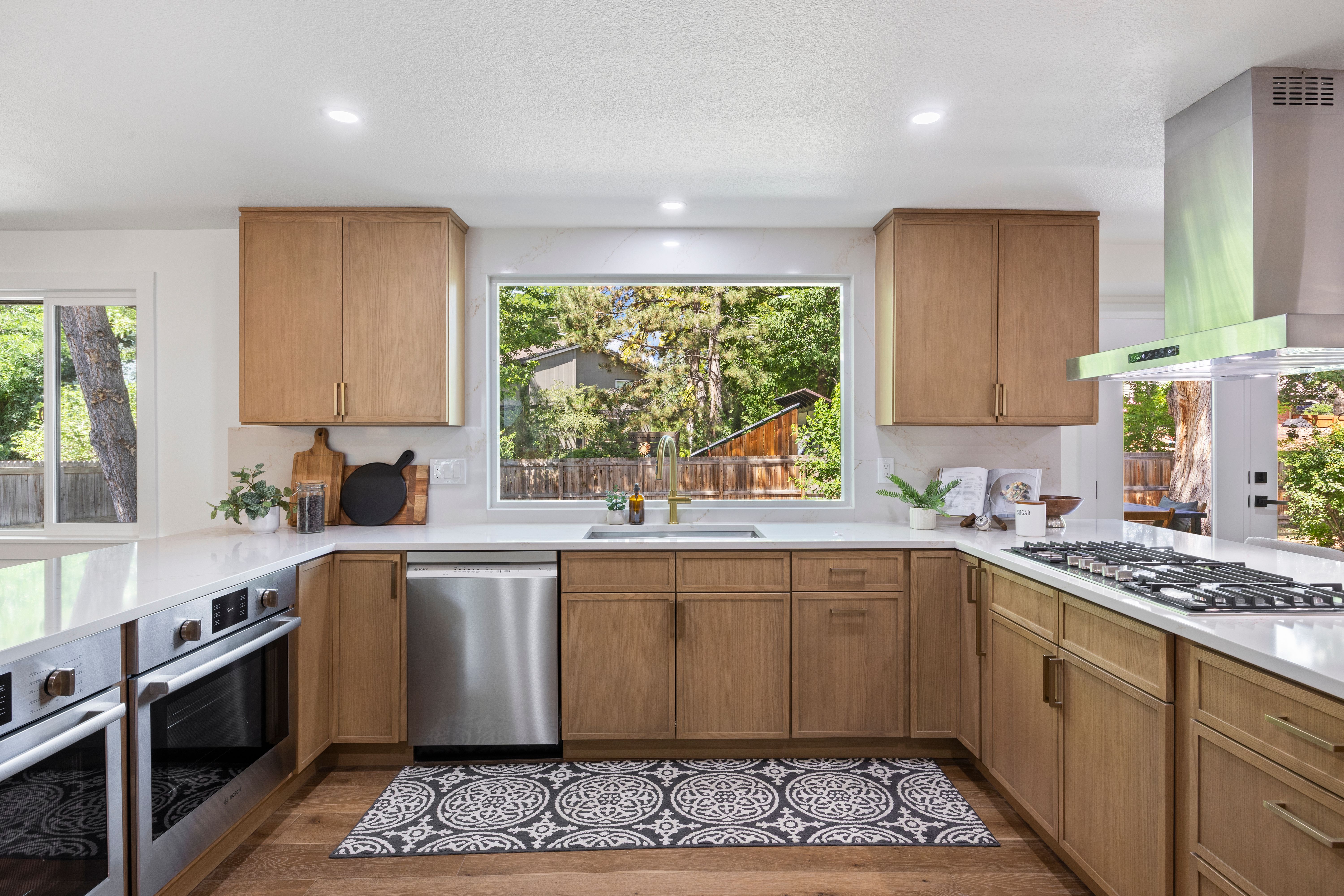  Extensively Renovated Pine Ridge Estate near Southmoor Park - 物件實景