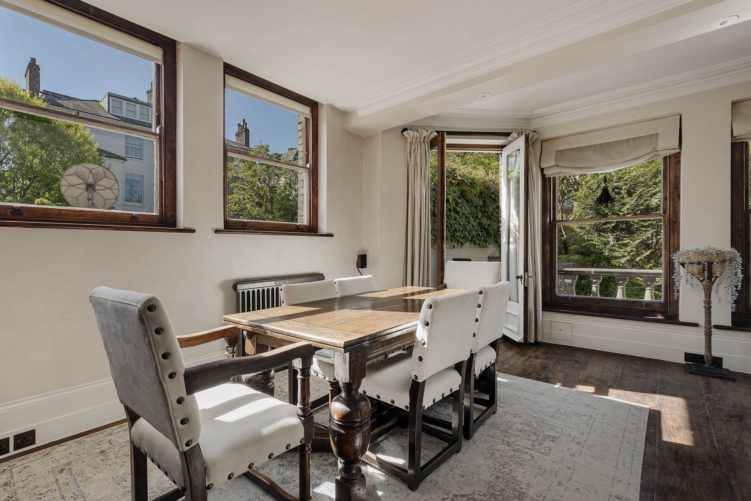  A Raised Ground Floor Apartment with a South-West Facing Garden and Garage - 物件實景
