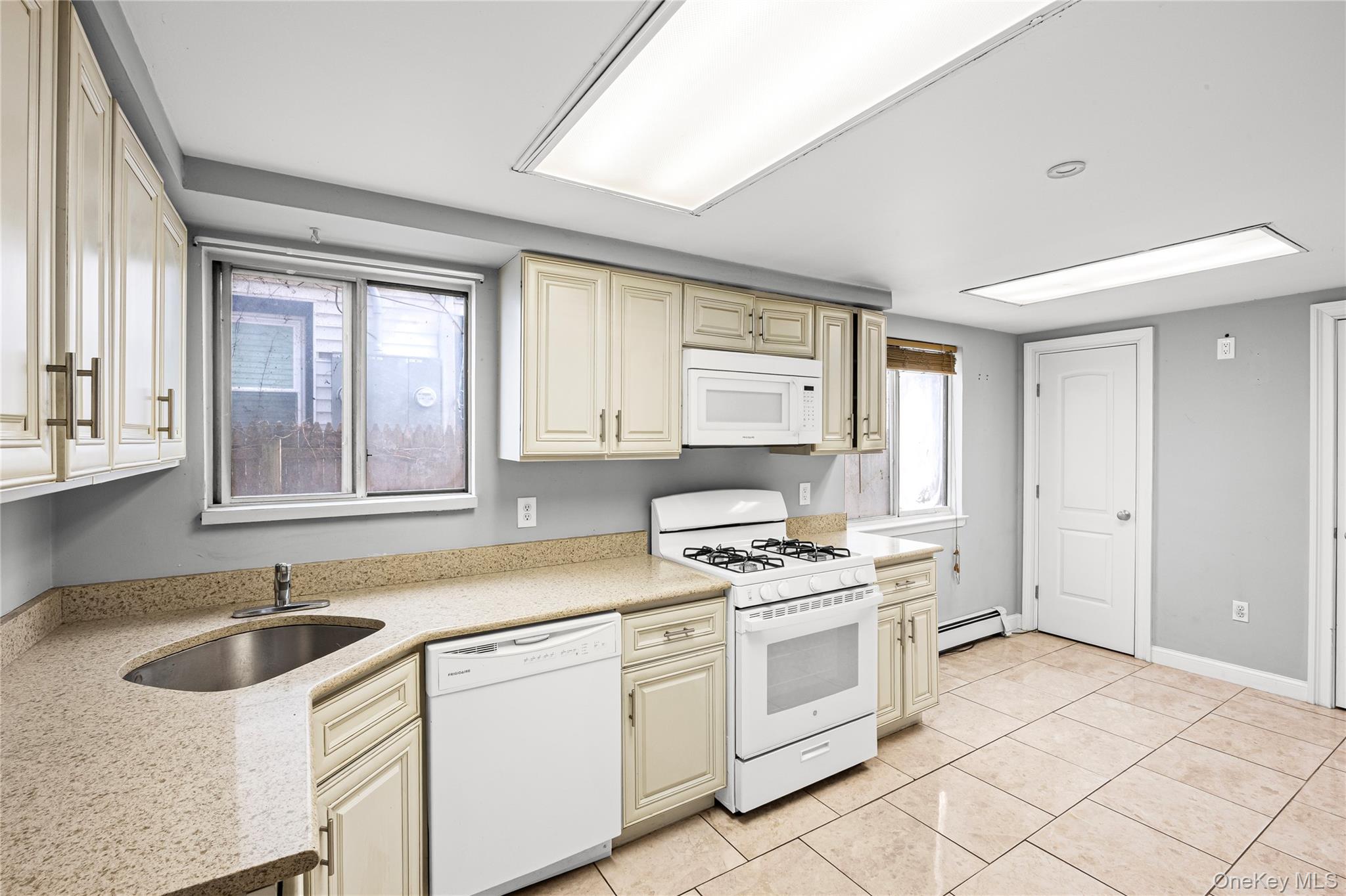 Long Beach, New York, 11561, United States, 5 Bedrooms Bedrooms, ,3 BathroomsBathrooms,Residential,For Sale,2002844