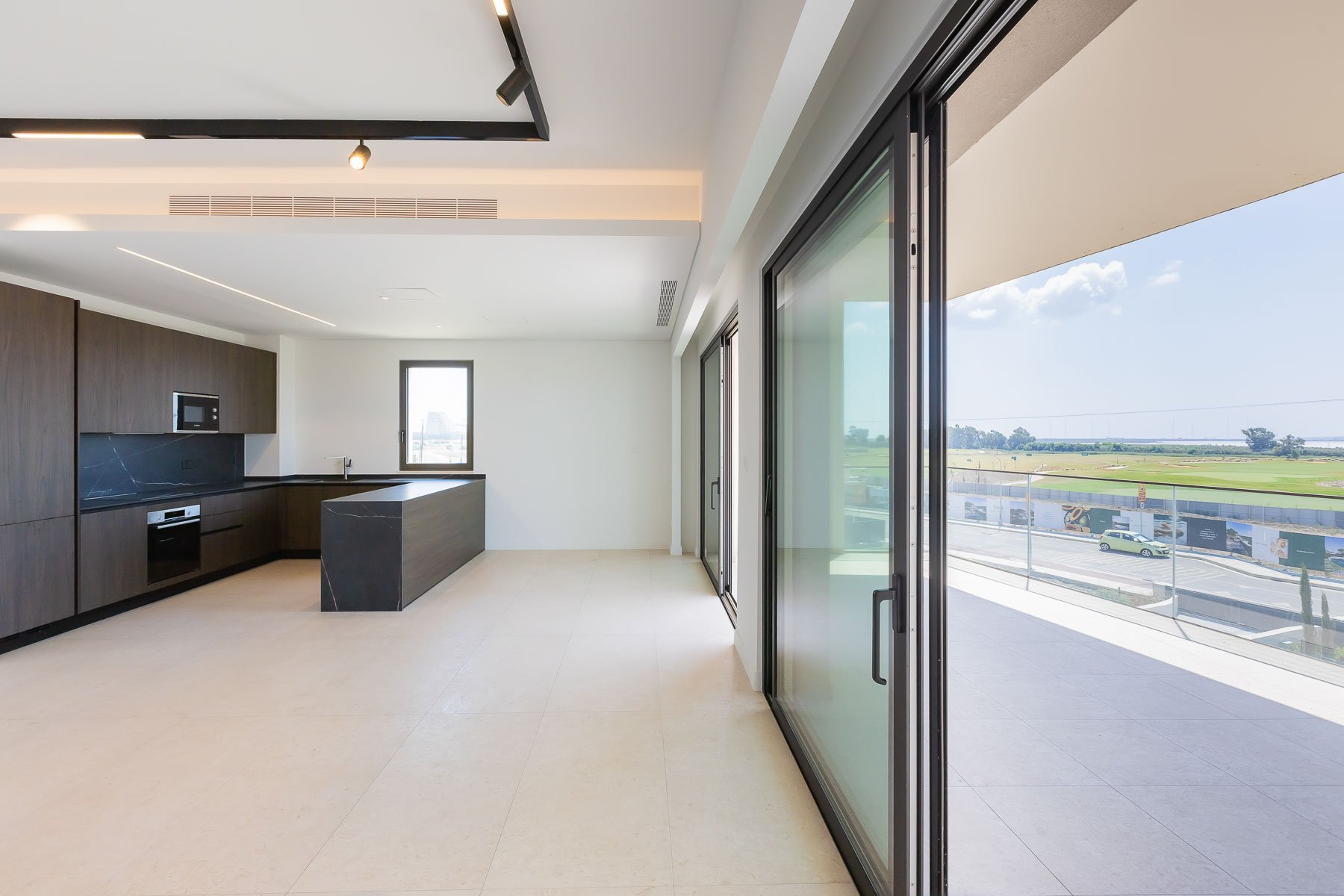  Contemporary 3 Bedroom Apartment with Golf Views in Limassol Greens - 物件實景