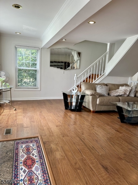 Pompton Lakes Boro, New Jersey, 07442, United States, 3 Bedrooms Bedrooms, ,3 BathroomsBathrooms,Residential,For Sale,1875678