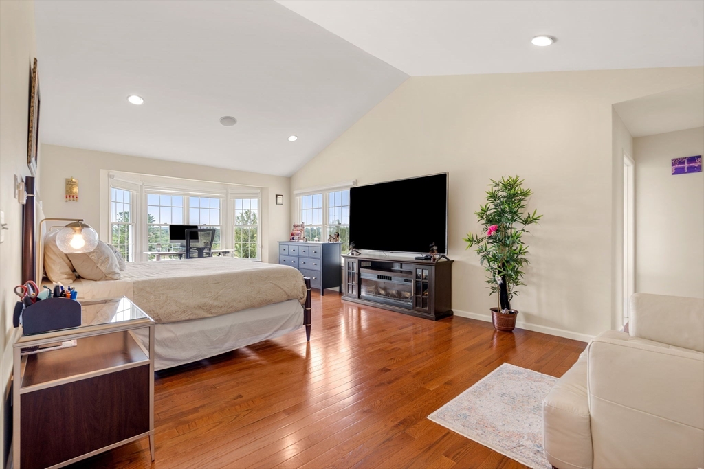 Methuen, Massachusetts, 01844, United States, 4 Bedrooms Bedrooms, ,3 BathroomsBathrooms,Residential,For Sale,1912504