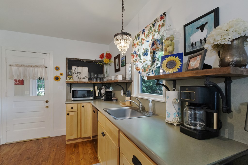 Fredericksburg, Texas, 78624, United States, 1 Bedroom Bedrooms, ,1 BathroomBathrooms,Residential,For Sale,2024250