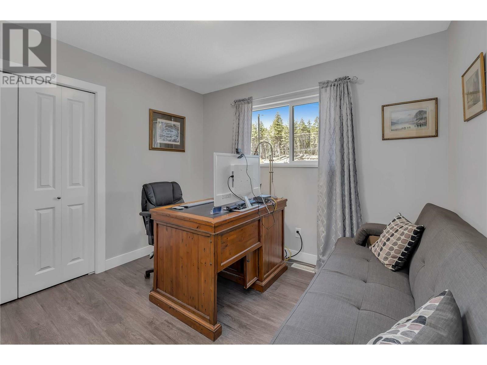 KELOWNA, British Columbia, V1Z 3W6, CA, 5 Bedrooms Bedrooms, ,3 BathroomsBathrooms,Residential,For Sale,1838987