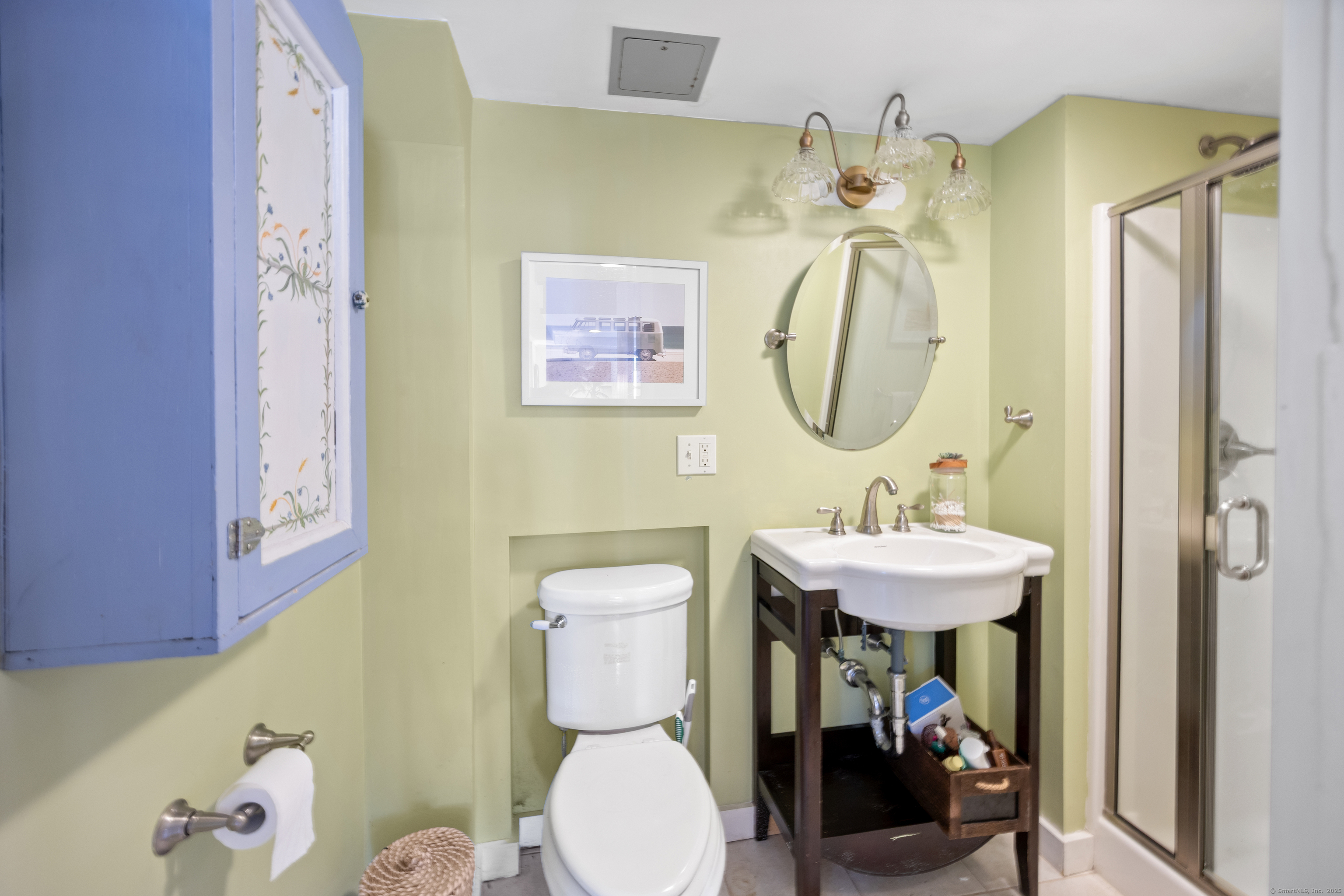 Woodbridge, Connecticut, 06525, United States, 3 Bedrooms Bedrooms, ,4 BathroomsBathrooms,Residential,For Sale,1912137