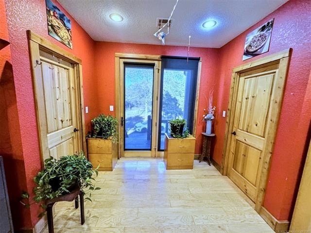 Cookson, Oklahoma, 74427, United States, 8 Bedrooms Bedrooms, ,10 BathroomsBathrooms,Residential,For Sale,1825365