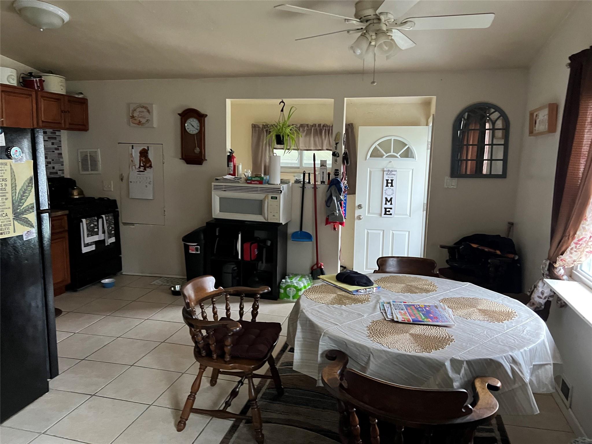 Ronkonkoma, New York, 11779, United States, 3 Bedrooms Bedrooms, ,1 BathroomBathrooms,Residential,For Sale,1786271