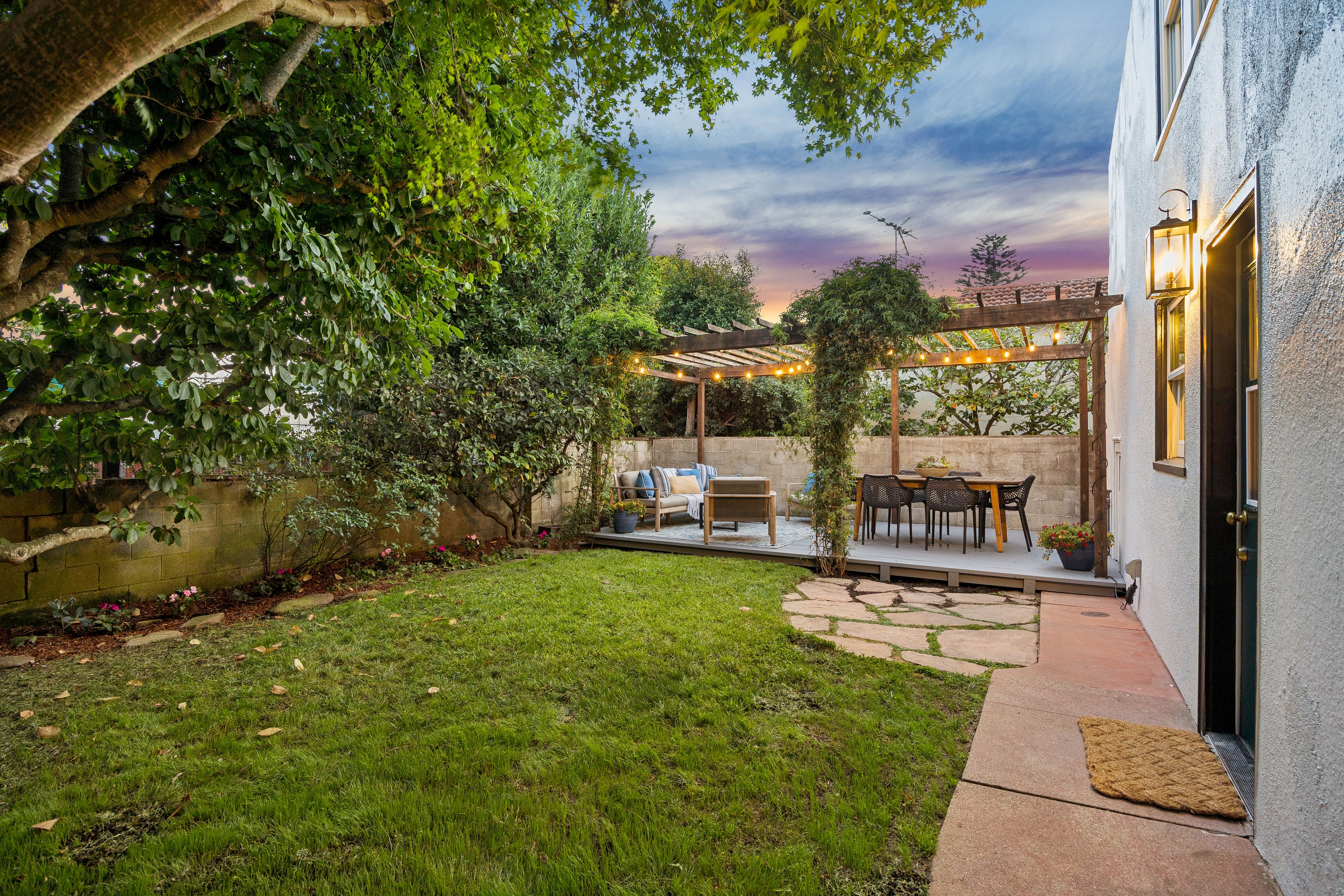  Mediterranean Elegance Meets Walker’s Paradise in North Berkeley - 物件實景