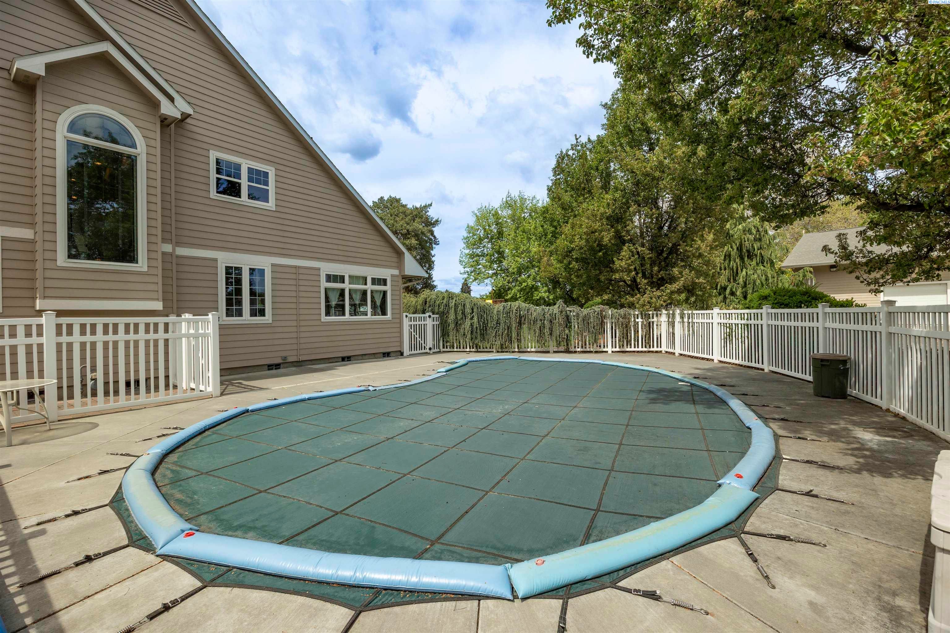 Pasco, Washington, 99301, United States, 3 Bedrooms Bedrooms, ,3 BathroomsBathrooms,Residential,For Sale,1979985