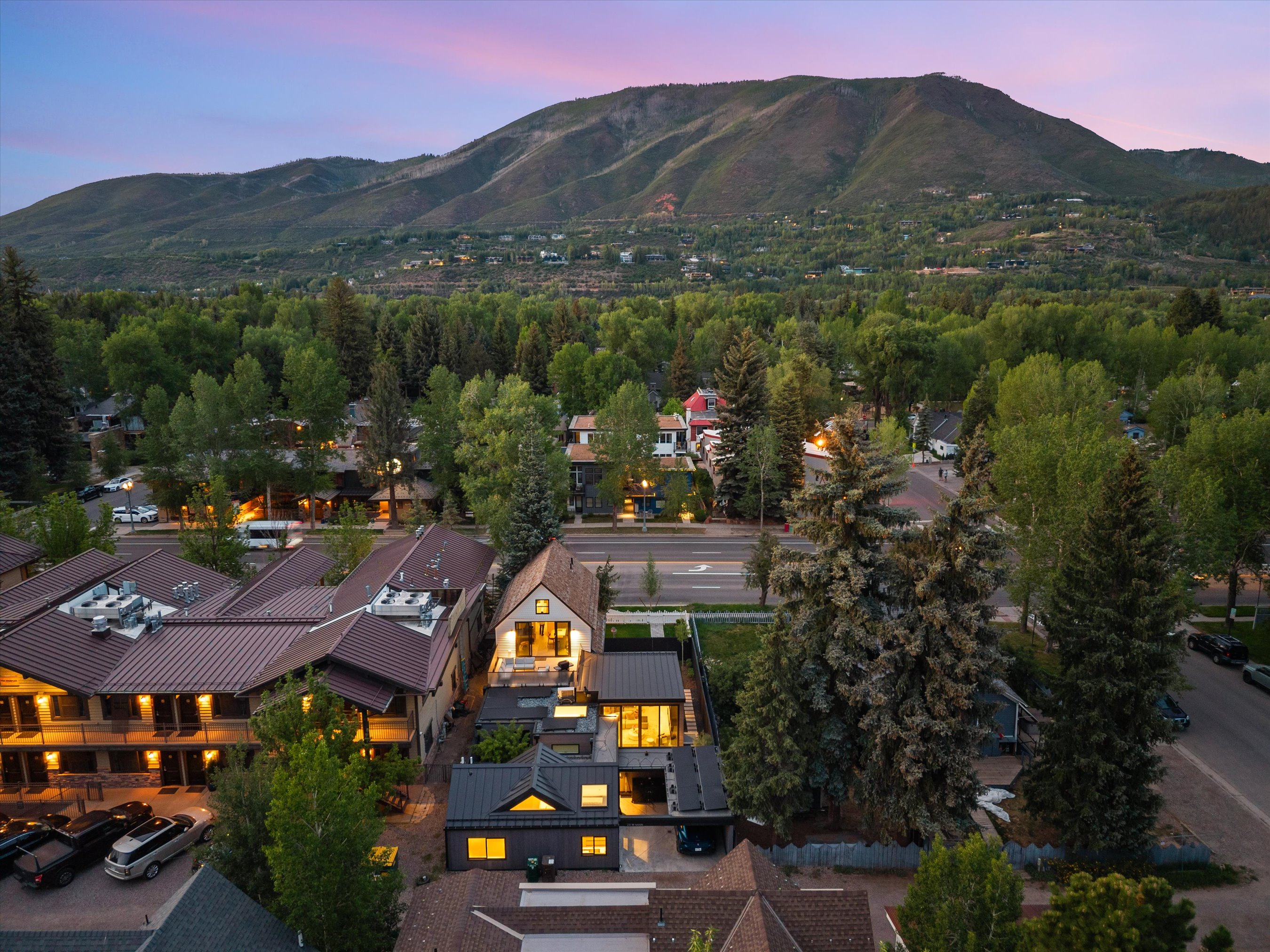  The Jewel of Aspen; an Elegant 4-Unit Lady Victorian - 物件實景