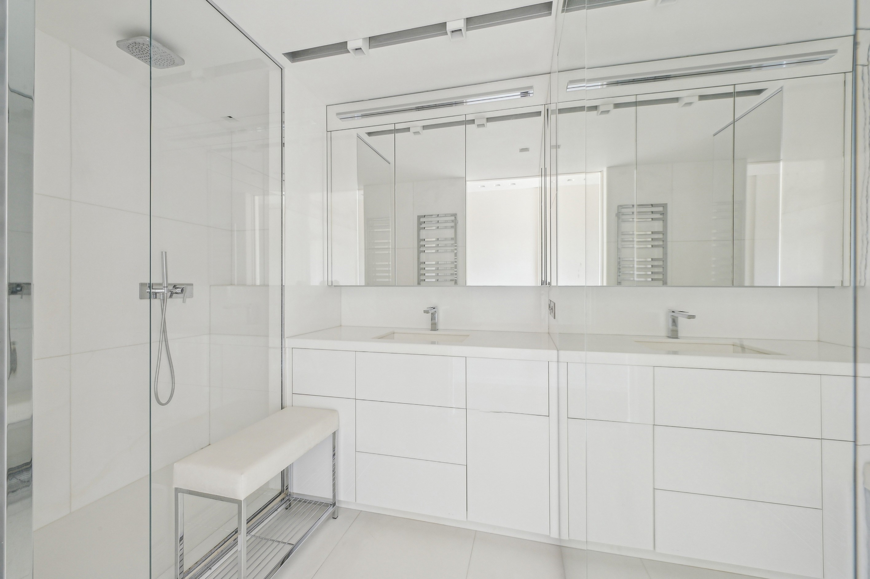  Elegant Pied-à-Terre with Expansive Terrace in Victor Hugo District - 物件實景