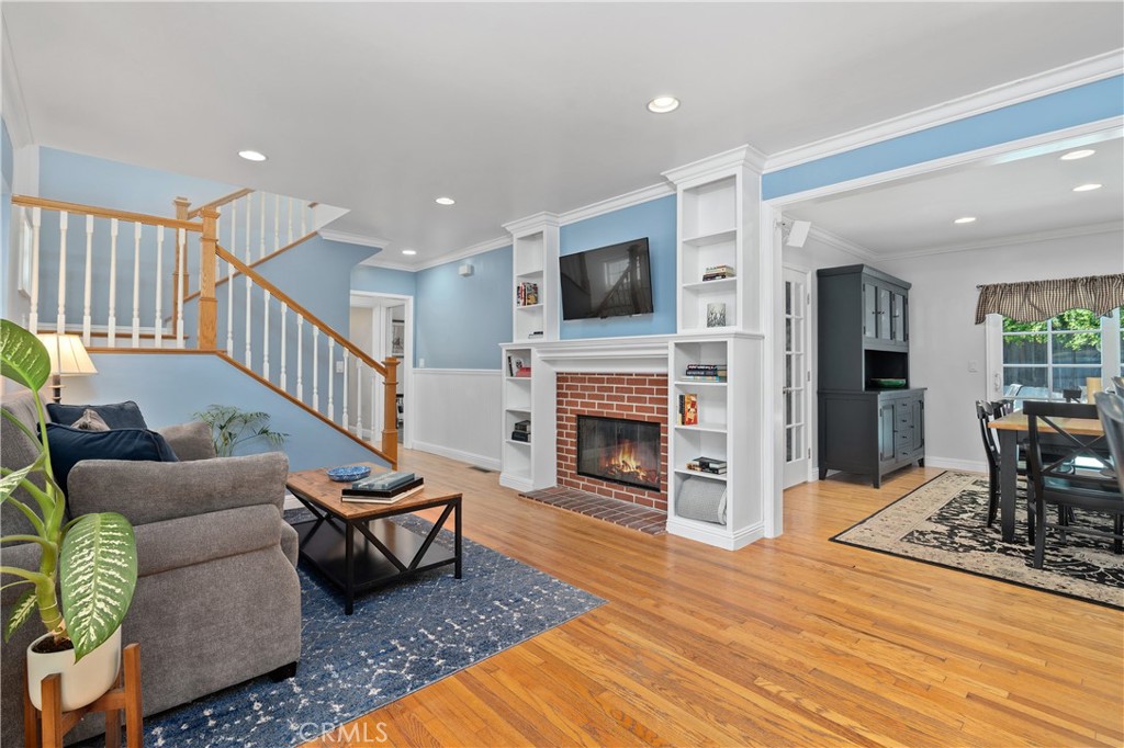 Studio City, California, 91602, United States, 5 Bedrooms Bedrooms, ,4 BathroomsBathrooms,Residential,For Sale,1947106