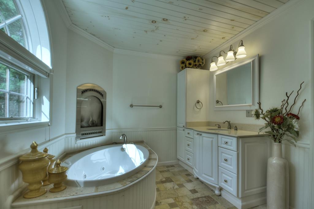 Blue Ridge, Georgia, 30513, United States, 3 Bedrooms Bedrooms, ,4 BathroomsBathrooms,Residential,For Sale,1858948