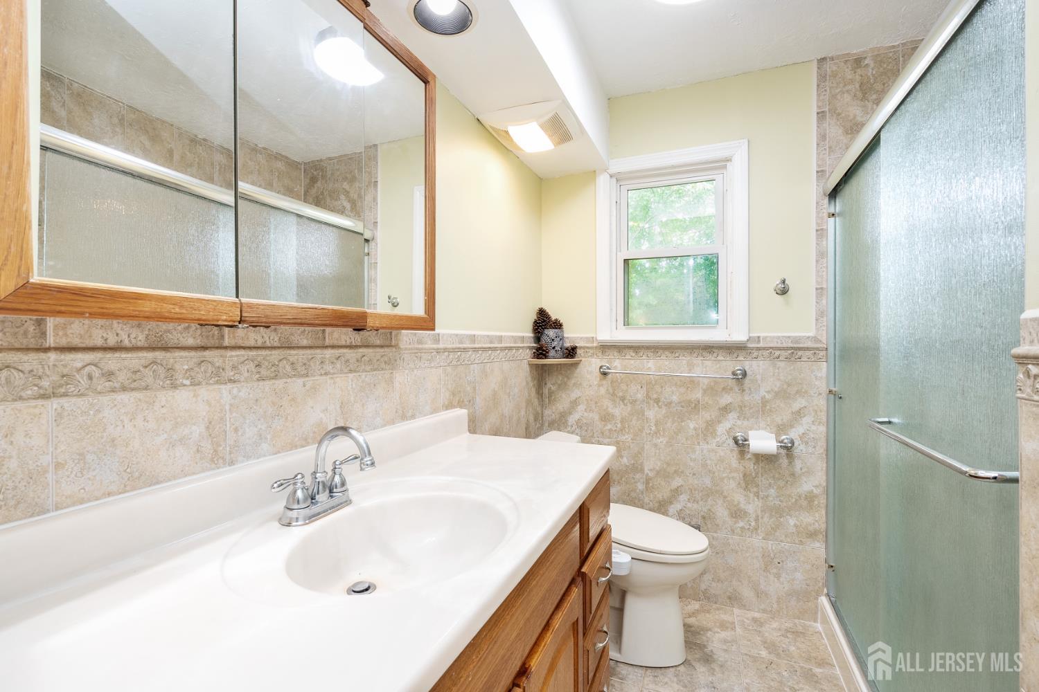 North Brunswick, New Jersey, 08902, United States, 4 Bedrooms Bedrooms, ,3 BathroomsBathrooms,Residential,For Sale,1979106