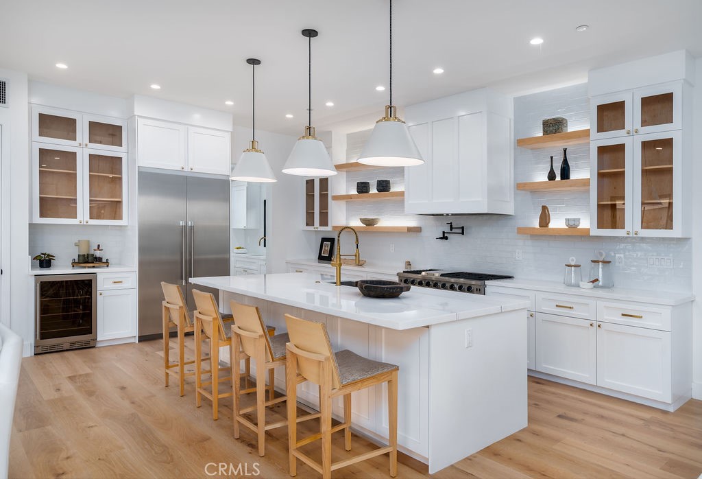 Newport Beach, California, 92663, United States, 4 Bedrooms Bedrooms, ,5 BathroomsBathrooms,Residential,For Sale,1708501