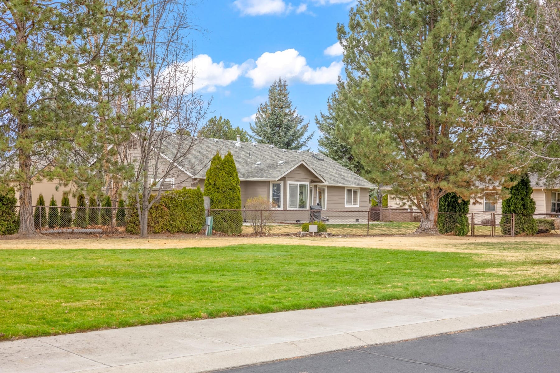  3790 SW Gene Sarazan Drive Redmond, OR 97756 - 物件實景