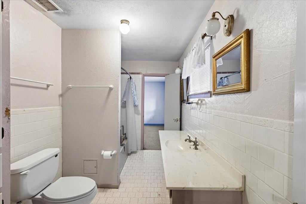 Eustace, Texas, 75124, United States, 3 Bedrooms Bedrooms, ,2 BathroomsBathrooms,Residential,For Sale,1837406