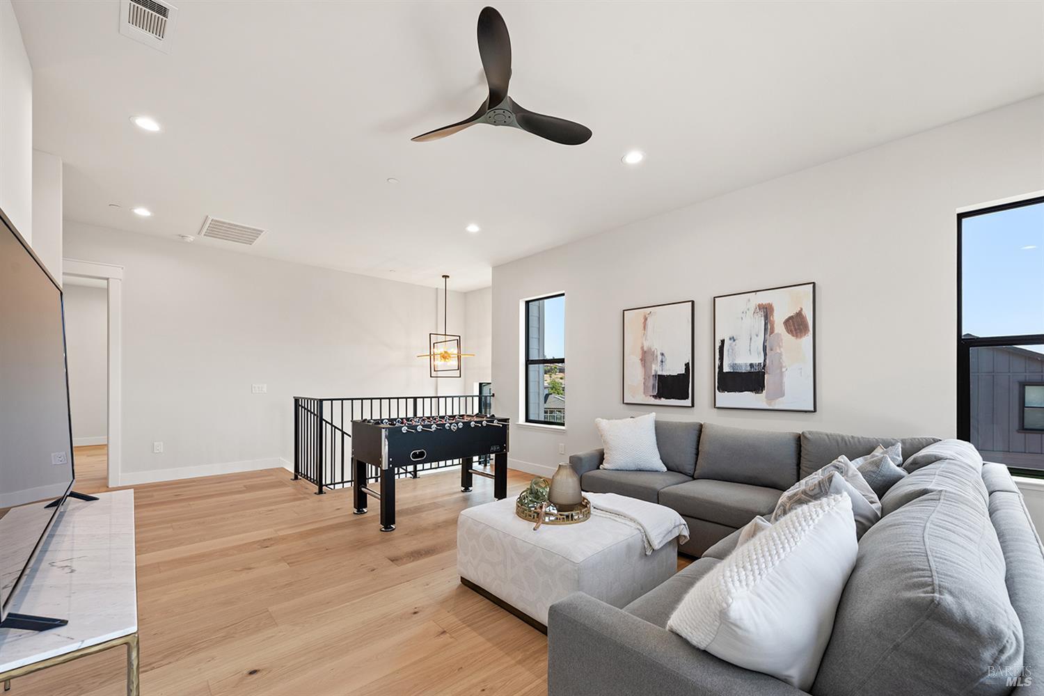 Santa Rosa, California, 95403, United States, 4 Bedrooms Bedrooms, ,4 BathroomsBathrooms,Residential,For Sale,1986529