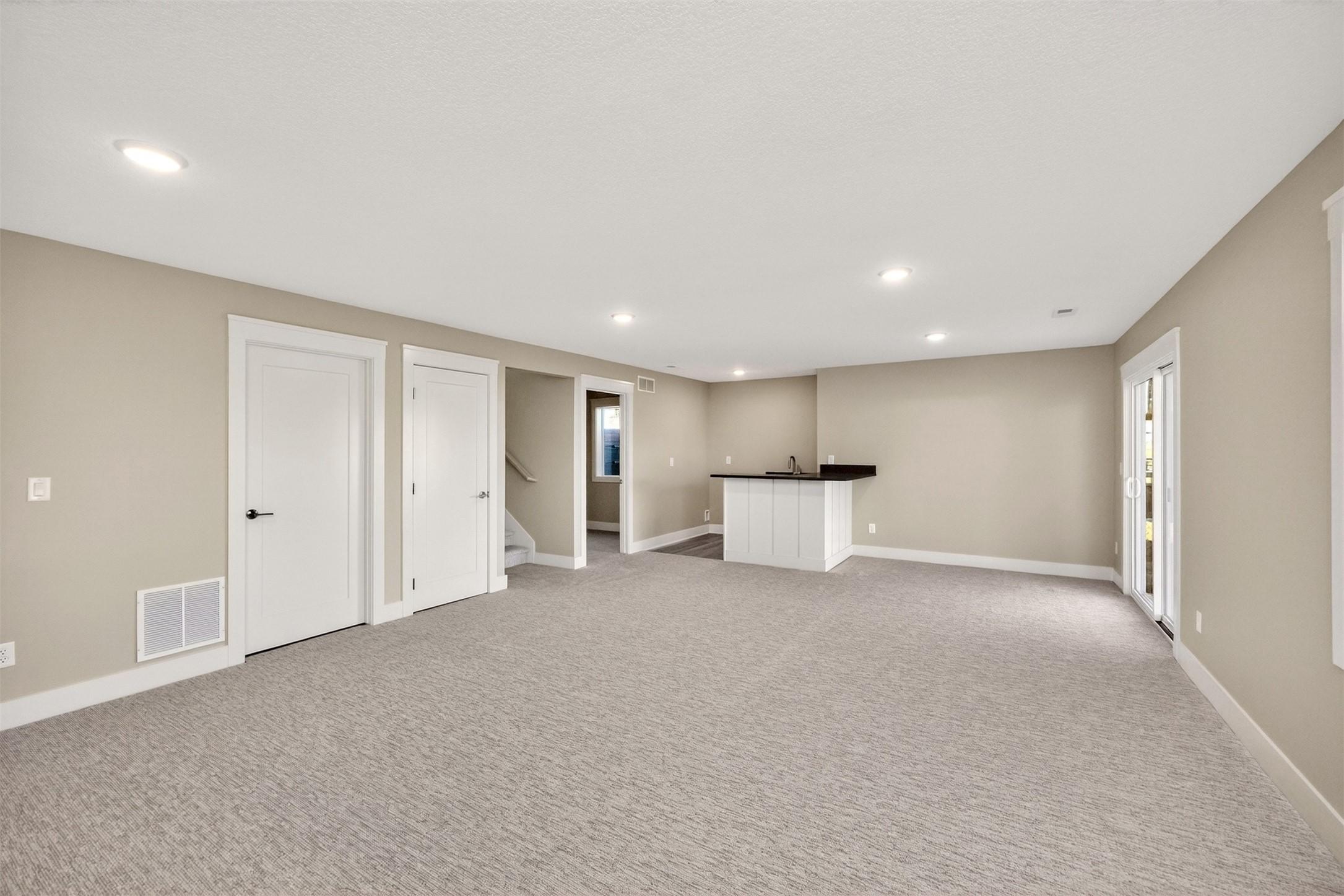 Huxley, Iowa, 50124, United States, 5 Bedrooms Bedrooms, ,3 BathroomsBathrooms,Residential,For Sale,2010436