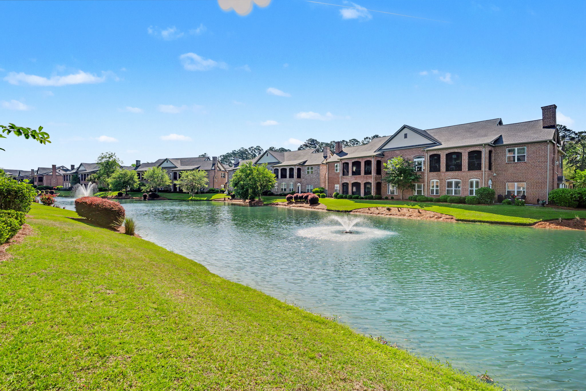  1201 River Oaks Drive, Richmond Hill - 物件實景