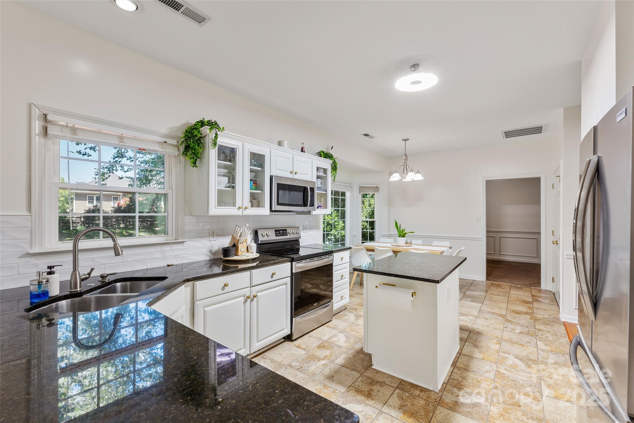 Huntersville, North Carolina, 28078, United States, 4 Bedrooms Bedrooms, ,3 BathroomsBathrooms,Residential,For Sale,1903778