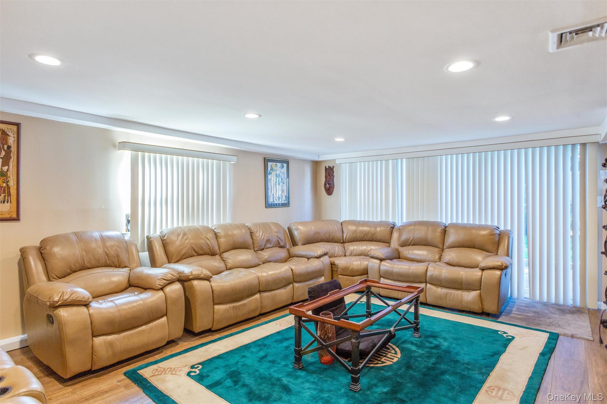 Jericho, New York, 11590, United States, 3 Bedrooms Bedrooms, ,3 BathroomsBathrooms,Residential,For Sale,1960568