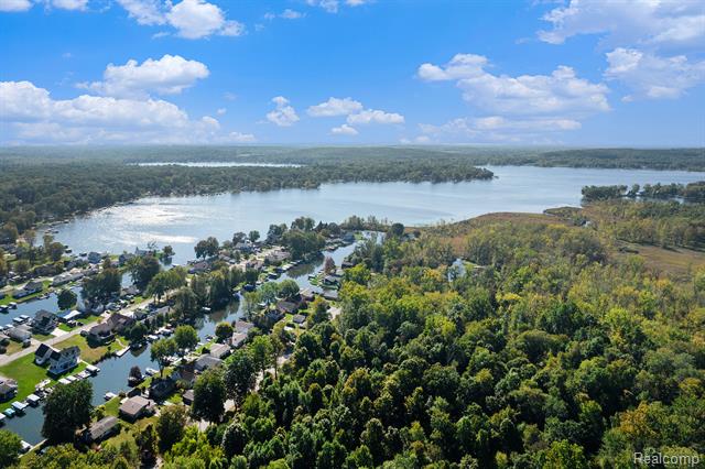 Putnam Twp, Michigan, 48169, United States, 3 Bedrooms Bedrooms, ,2 BathroomsBathrooms,Residential,For Sale,1981909