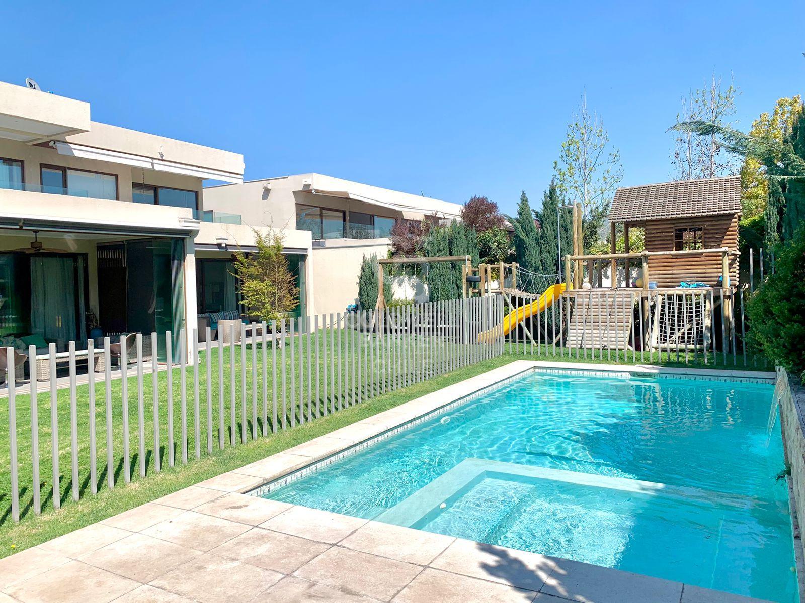 Lo Barnechea, Chile, 7 Bedrooms Bedrooms, ,5 BathroomsBathrooms,Residential,For Sale,1955589